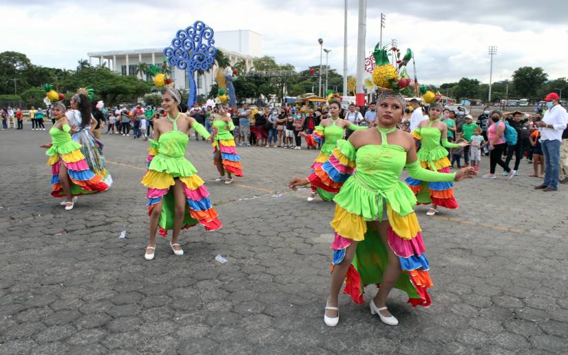 desfile-santospatronos-altares